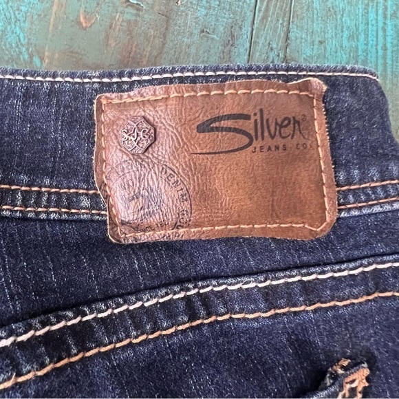 SILVER Jeans Suki Mid Baby Boot Jeans Size 28/31 - Picture 6 of 12
